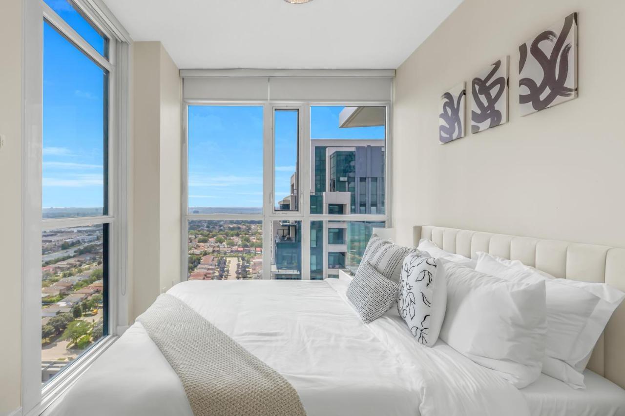 Ultra Luxurious 2.5 Bedroom 2 Full Bathroom 1 Parking Condo Near Sq1 Striking Views Mississauga Kültér fotó