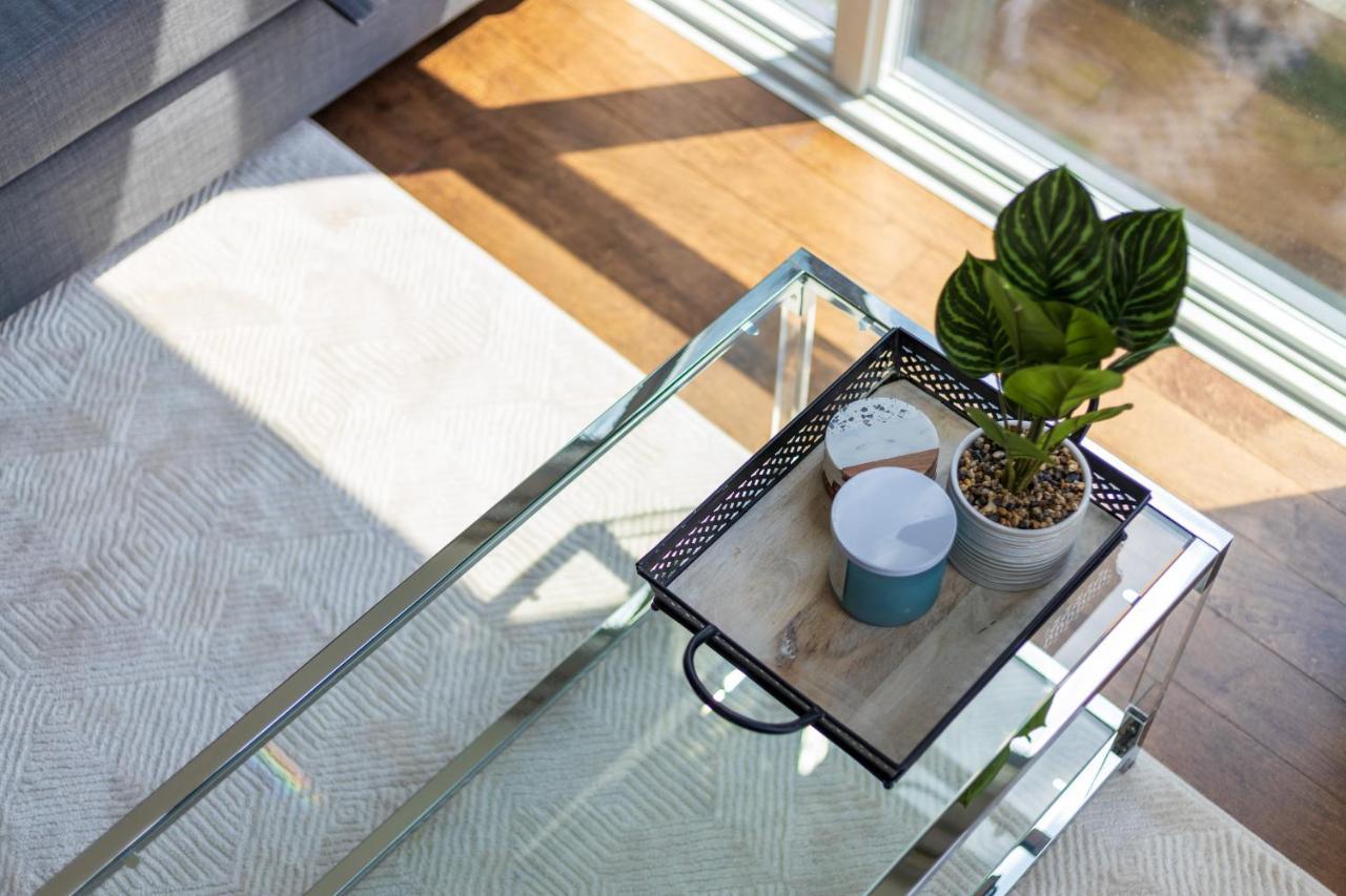 Ultra Luxurious 2.5 Bedroom 2 Full Bathroom 1 Parking Condo Near Sq1 Striking Views Mississauga Kültér fotó