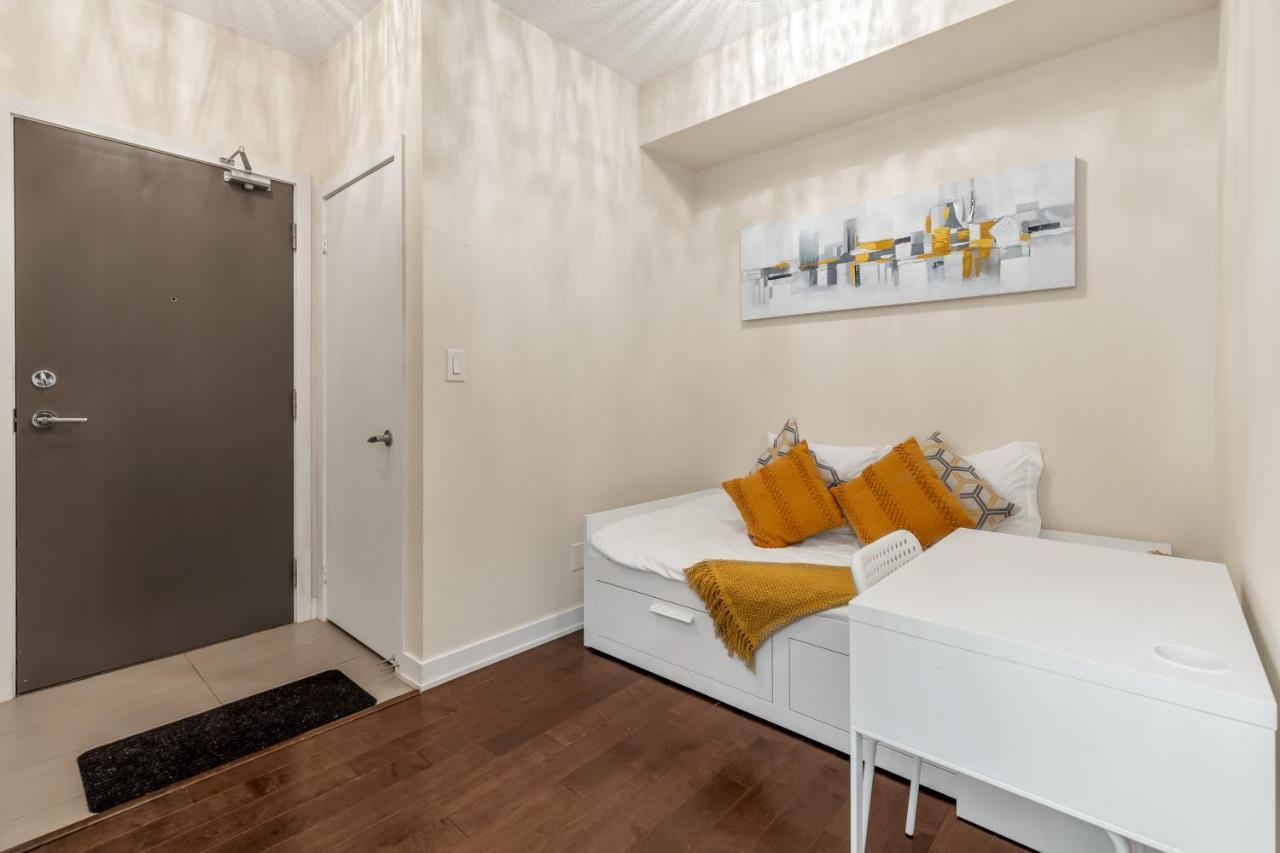 Ultra Luxurious 2.5 Bedroom 2 Full Bathroom 1 Parking Condo Near Sq1 Striking Views Mississauga Kültér fotó