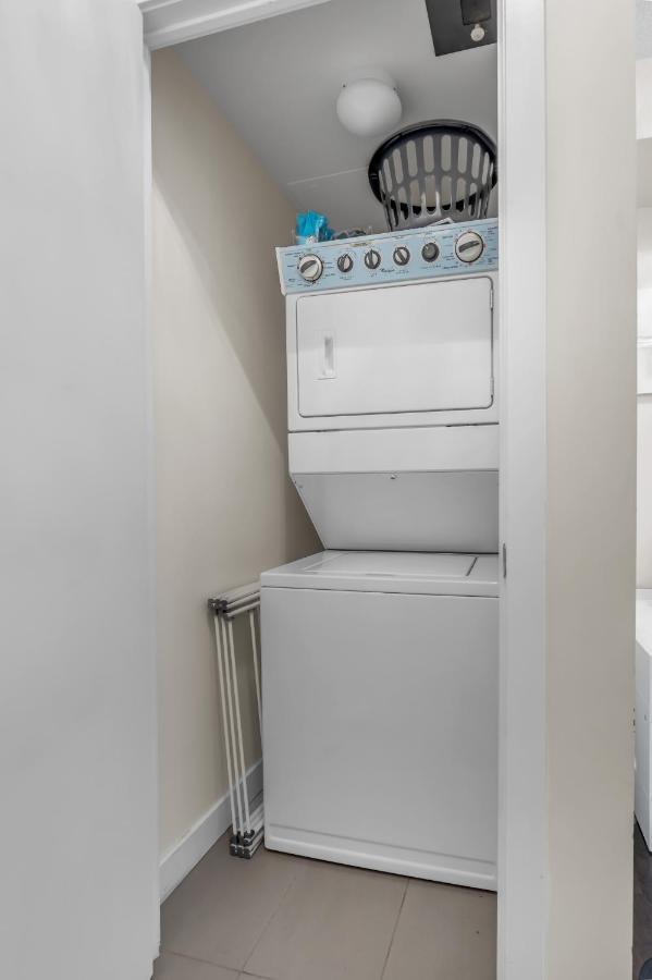 Ultra Luxurious 2.5 Bedroom 2 Full Bathroom 1 Parking Condo Near Sq1 Striking Views Mississauga Kültér fotó