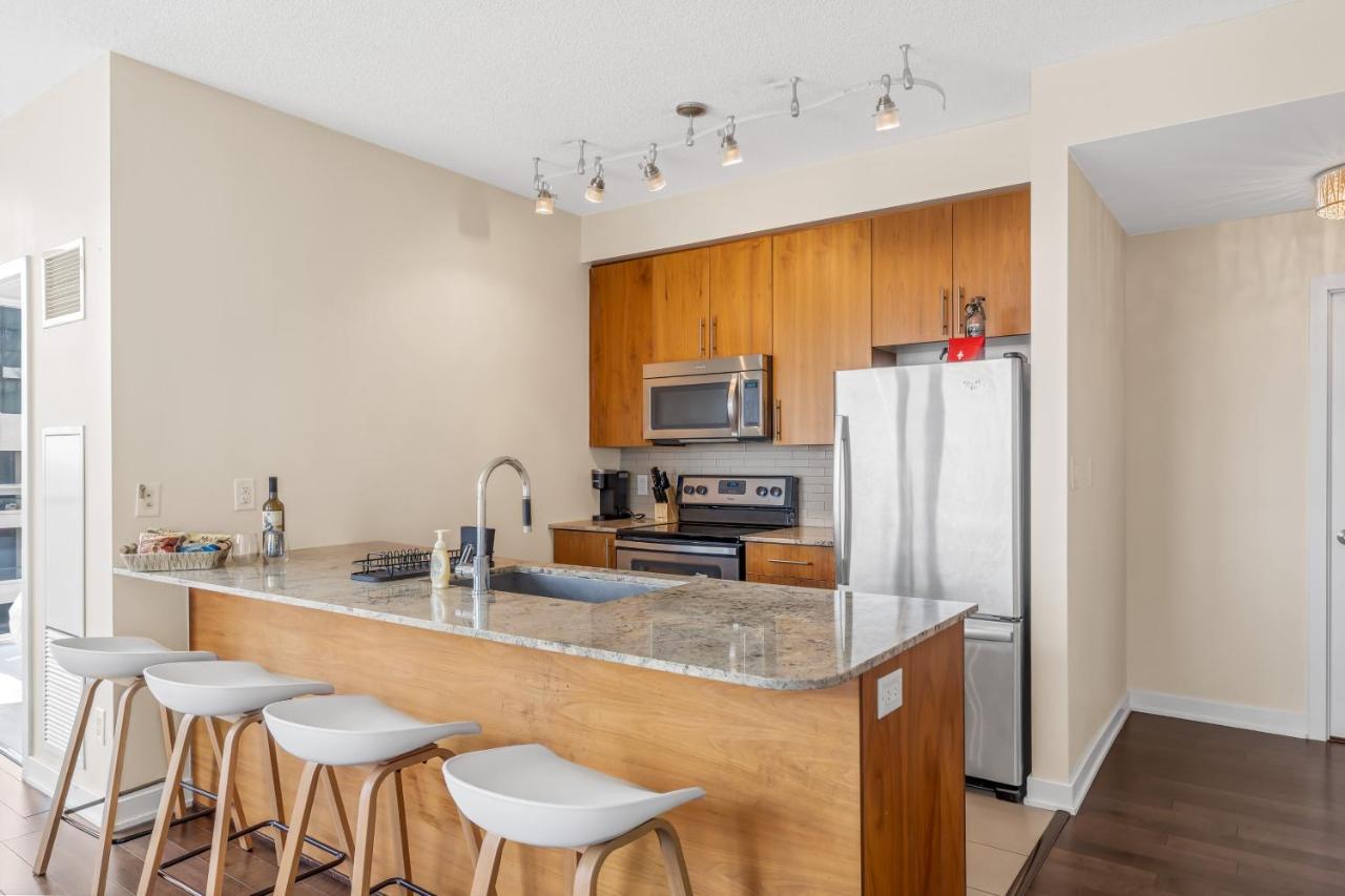 Ultra Luxurious 2.5 Bedroom 2 Full Bathroom 1 Parking Condo Near Sq1 Striking Views Mississauga Kültér fotó