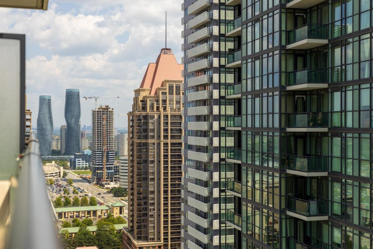 Ultra Luxurious 2.5 Bedroom 2 Full Bathroom 1 Parking Condo Near Sq1 Striking Views Mississauga Kültér fotó