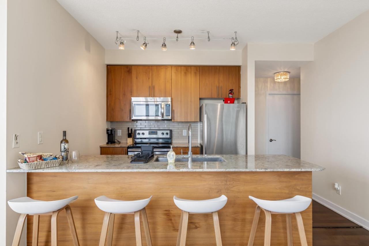 Ultra Luxurious 2.5 Bedroom 2 Full Bathroom 1 Parking Condo Near Sq1 Striking Views Mississauga Kültér fotó