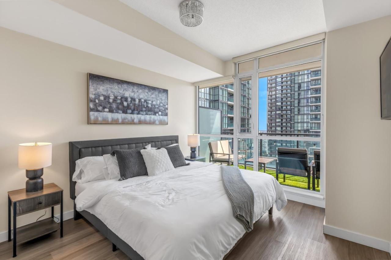 Ultra Luxurious 2.5 Bedroom 2 Full Bathroom 1 Parking Condo Near Sq1 Striking Views Mississauga Kültér fotó